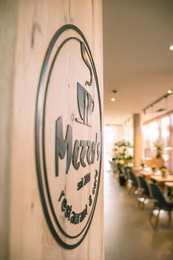 Logo von Mezzos